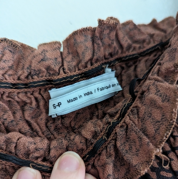 Urban Outfitters Sierra Smocked Puff Sleeve Blouse - Picture 6 of 7